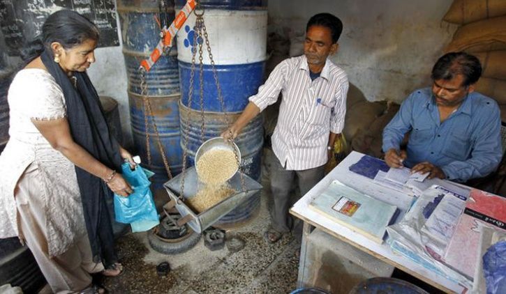Maharashtra moves to cut ration for poorest of poor
