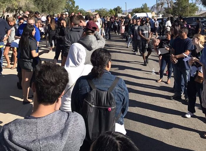 Thousands Queue Up In Las Vegas To Donate Blood For The Victims Of The