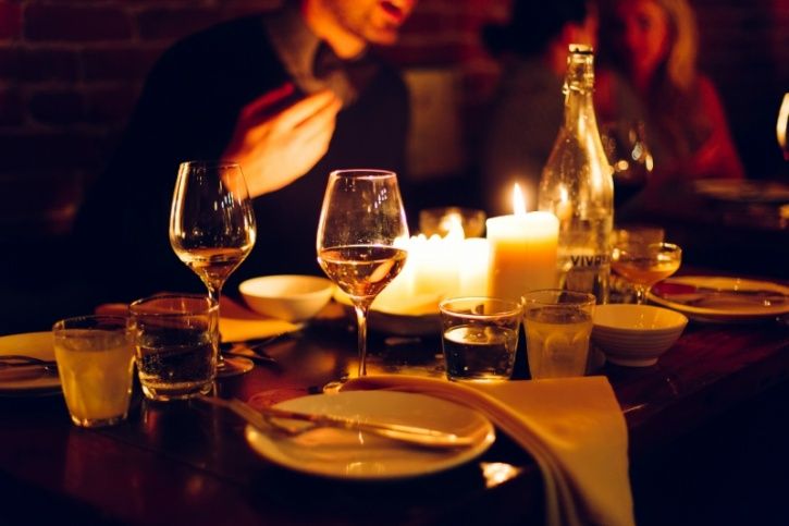 Set the right mood for eating Being in a relaxed state while you eat satisfies you more and makes you unlikely to overeat. A study on this subject once revealed that people who dined in a relaxed environment with dimmed lighting and mellow music ate 175 calories lesser every meal.