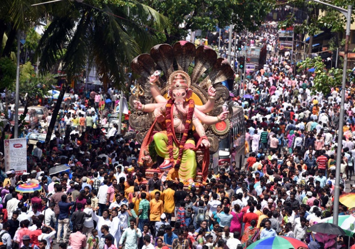 15 People Drown In Sea Amid Lord Ganesh Idol Visarjan Procession In Mumbai 5830