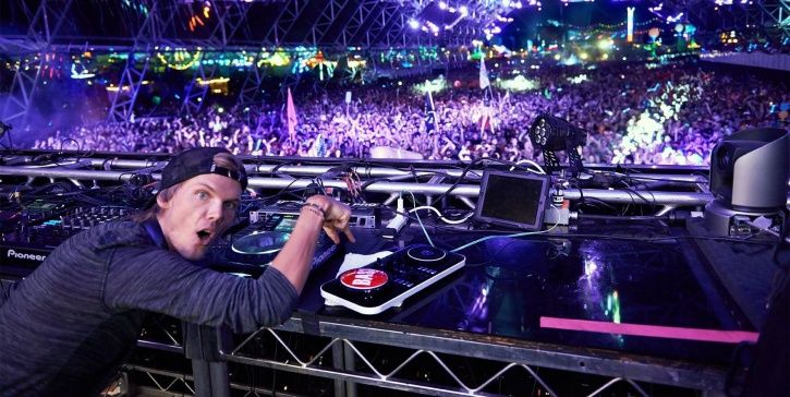 Fellow Musicians Other Celebrities Mourn Avicii S Death Pay Tribute To The Late Dj