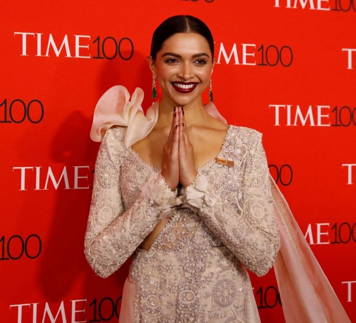 Deepika Padukone Wins Hearts As She Greets The World With A 'Namaste