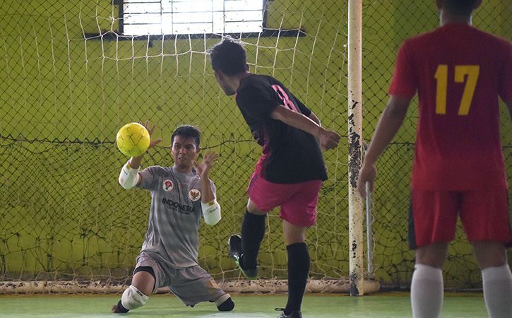 Eman Sulaeman An Indonesian Goalkeeper With No Feet