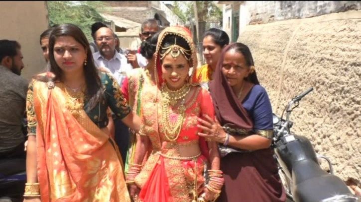 Gujarat man marries off 7 dalit girls in his daughter