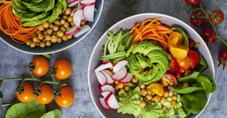 Should You Adopt To A Raw Food Diet? Here’s What You Need To Know