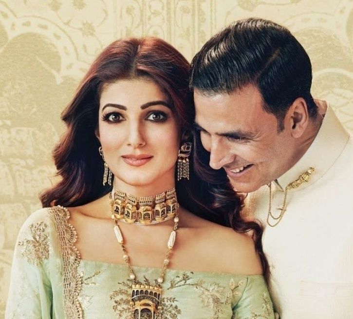 A picture of Twinkle Khanna and Akshay Kumar.