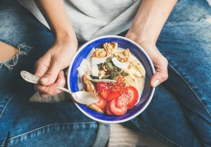 Eating Your Breakfast Before Your Morning Workout Can Boost Your