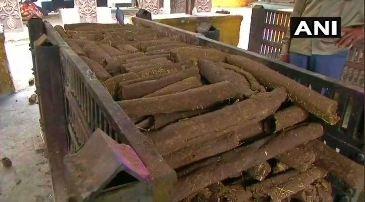 Moving To Eco-Friendly Funerals, Raipur To Provide Logs Made Cow Dung For Cremation