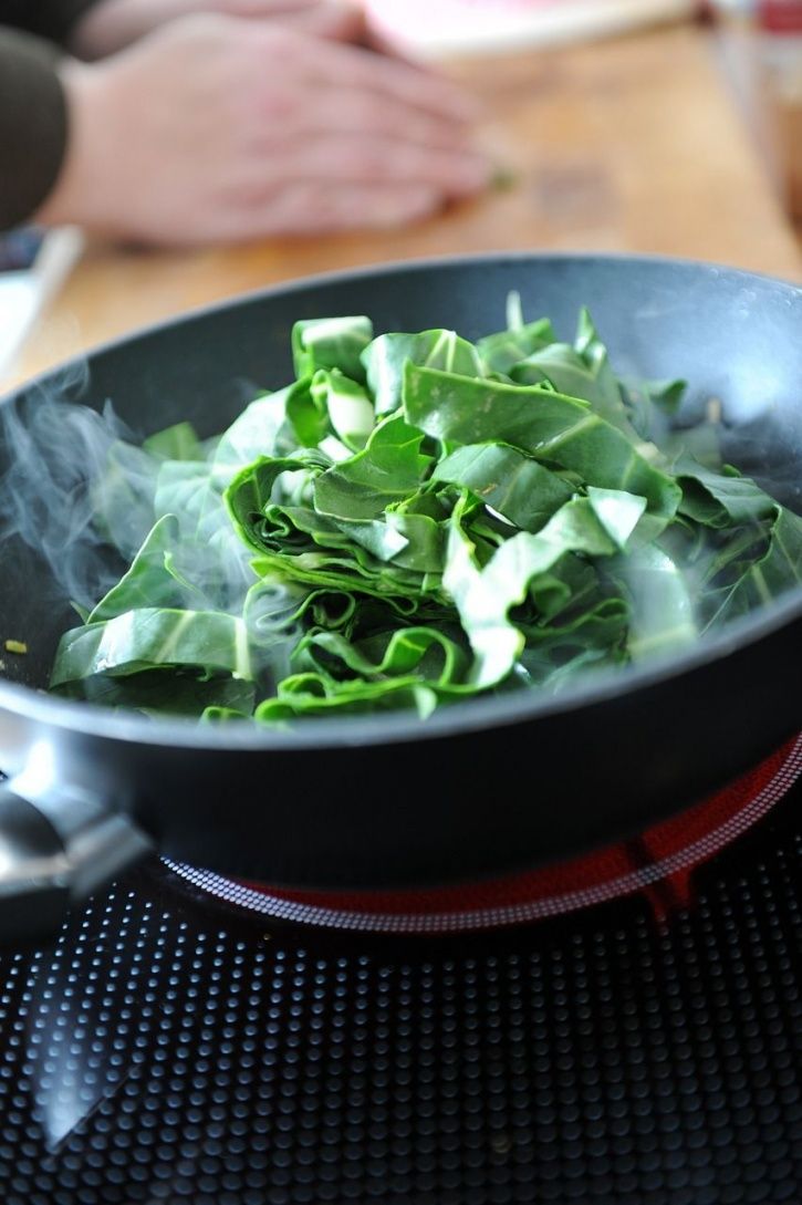 Adding Raw Spinach To A Smoothie Is The Healthiest Way To Eat The Vegetable