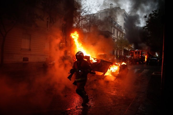 France, yellow vests, fuel price, dilapidated buildings, emergency situation, Emmanuel Macron