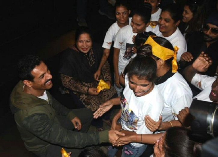 John Abraham Takes Time Out From Shoot To Meet Acid Attack Victims In Lucknow!