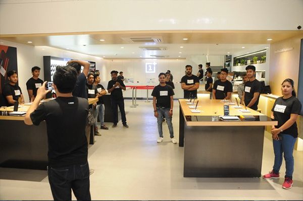 oneplus showroom in elante