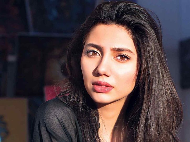 Mahira Khan Slams People For Defaming Pakistani Actor Javed Sheikh Of