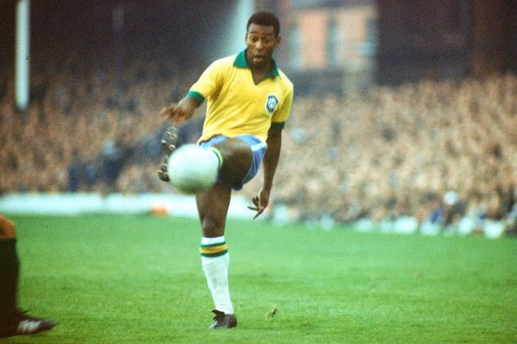 This Easy Goal Missed By King Of Football Pele Proves That The Legend Is  Only Human Like The Rest Of Us