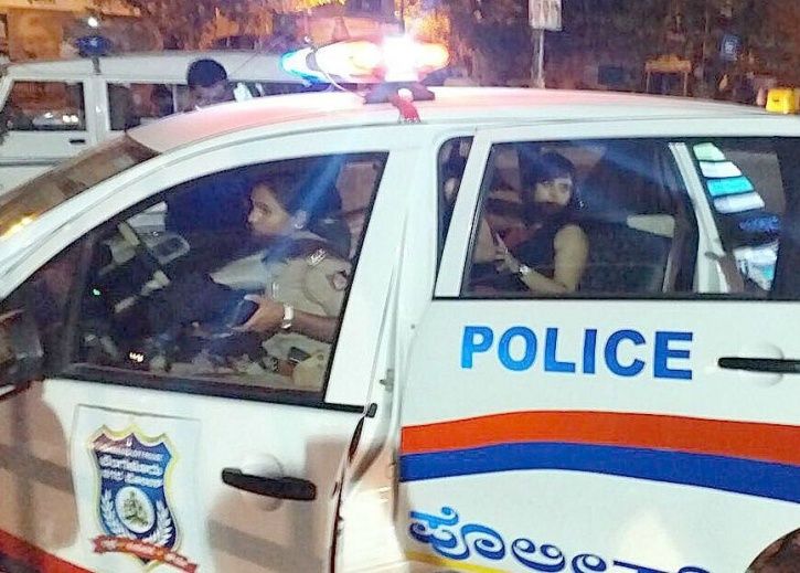 Karnataka Cops Harass Hindu Girl And Muslim Boy For Hanging Out Together Near A Temple