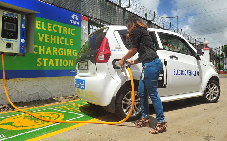 Niti Aayog New Methanol Push Could Be Bad News For Modi Electric Vehicles Mission