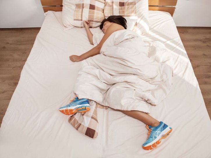 7 Tricks To Motivate Yourself To Get Out Of Bed And Workout Every Morning