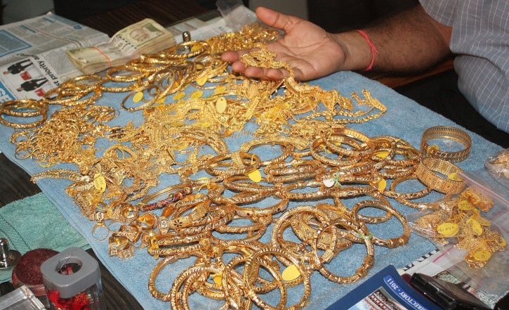 Alappuzha Thief Returns Gold Ornaments 