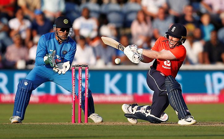 Ms Dhoni Sets A New Record Is The First Wicket Keeper To Take 50 Catches In T20is Legendary sri lankan keeper kumara sangakkara is second in the list with with 99 stumpings to his name. first wicket keeper to take 50 catches