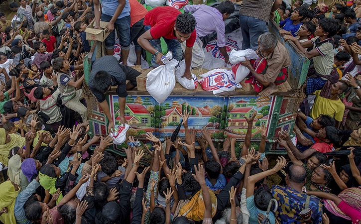 Rajnath Offers More Aid To Dhaka For Rohingya