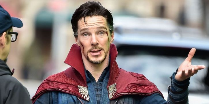 A picture of Benedict Cumberbatch Jumps out Of Taxi, Fights Off Gang To Save Cyclist