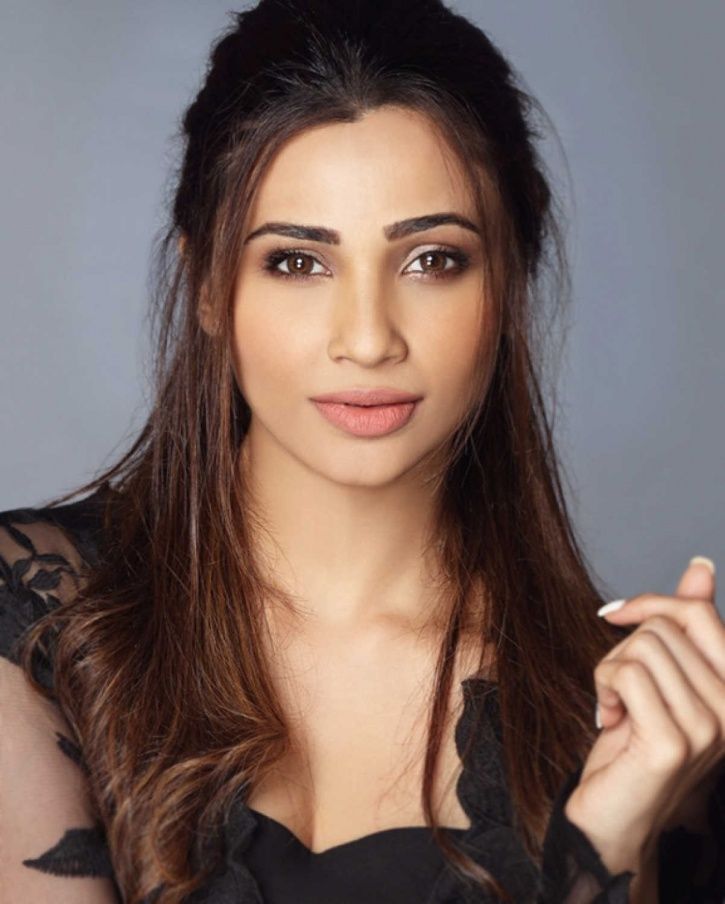 A picture of Daisy Shah.