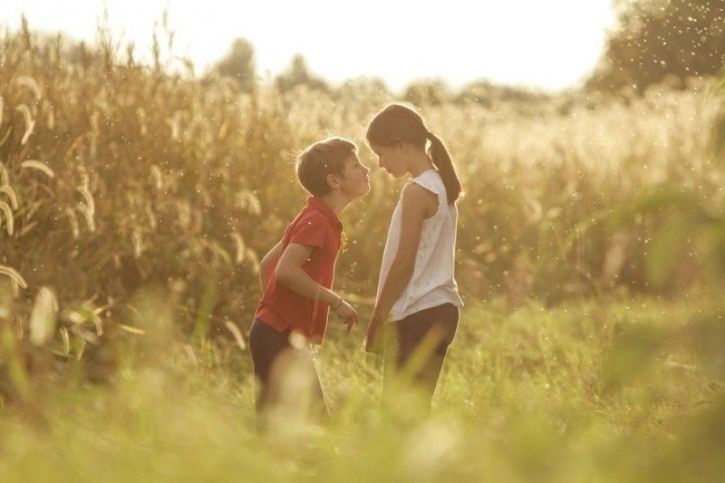A Strong Bond With Your Siblings Can Tackle Mental Health Problems Caused By Parental Strive