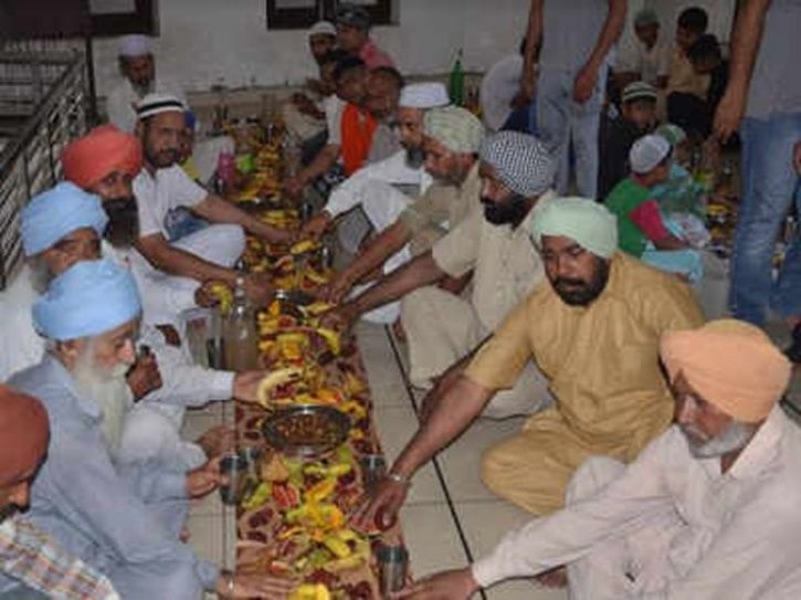 Festival Of Love & Sharing: Sikhs, Hindus Make Iftar Feast Special For