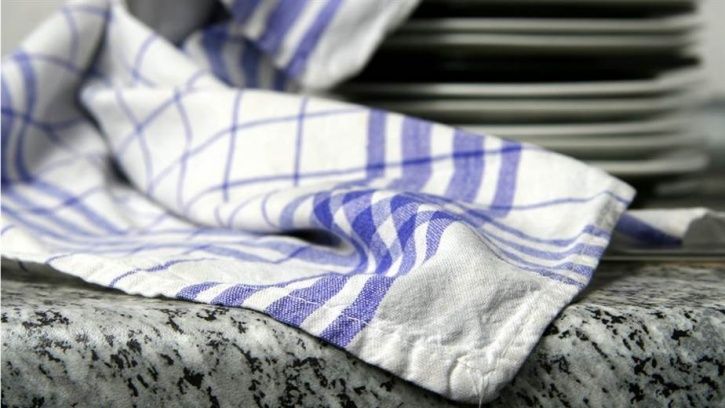 Your Kitchen Towel Could Be Putting You At The Risk Of Food Poisoning