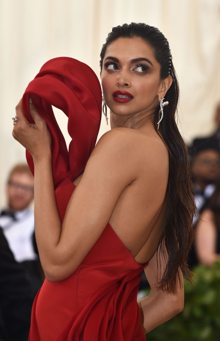 Ranveer Can't Get Over Deepika's Met Gala's Look, Acts ...