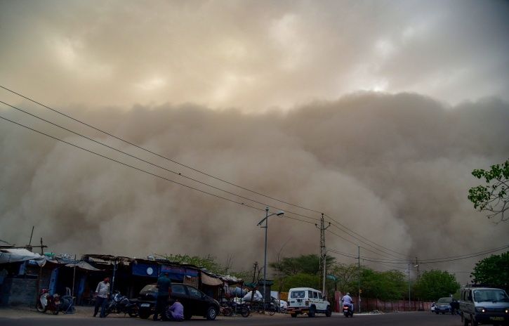 embed dust storm delhi