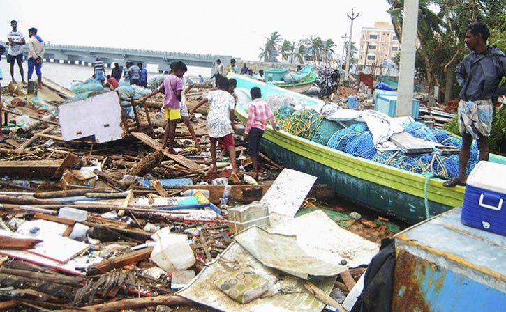 13 killed in cyclone gaja