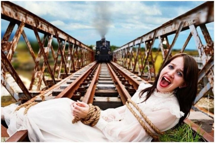 ad shows woman tied on TGV track