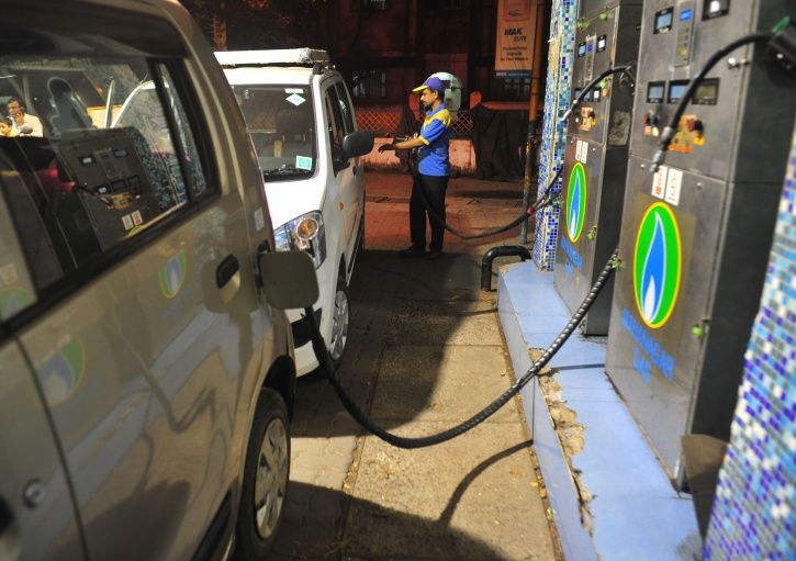 46-Year-Old Jumps The Queue In Petrol Pump, Strangles To ...