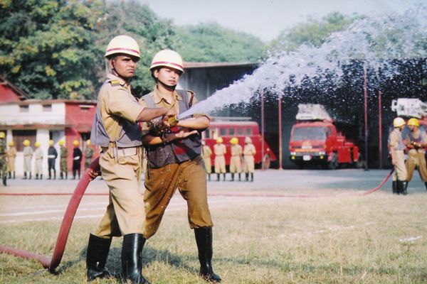 Breaking Stereotypes Indias First Woman Firefighter Proves Theres No