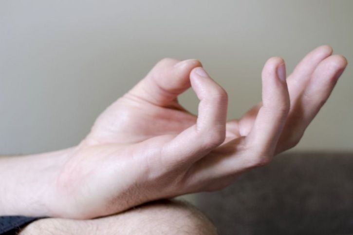 Here’s How You Can Draw Positive Energy From Every Finger Using Hand Mudras