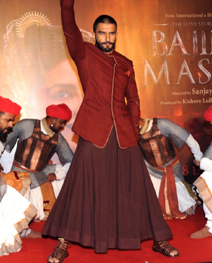 Back To Basics Ranveer Singh Sets The Stage On Fire As He Dances With Deepika Padukone In A