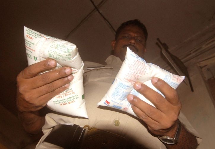 62-nabbed-for-producing-milk-by-mixing-shampoo-paint-in-madhya-pradesh