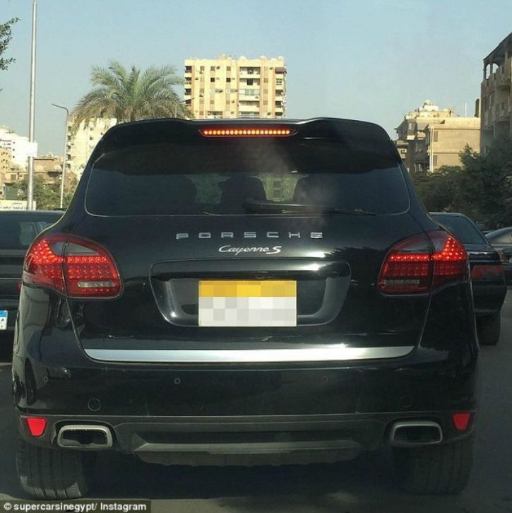 Driver's Luxury Porsche Cayenne Worth Rs 87,75,000 Got Porsche's Spelling Wrong On Its Back