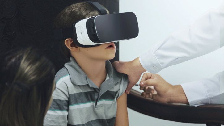 VR headset used to soothe kids before injection