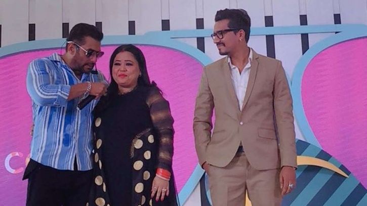 A picture of Salman Khan, Bharti Singh and Harsh Limbachiyaa from Bigg Boss 12 launch event in Goa.
