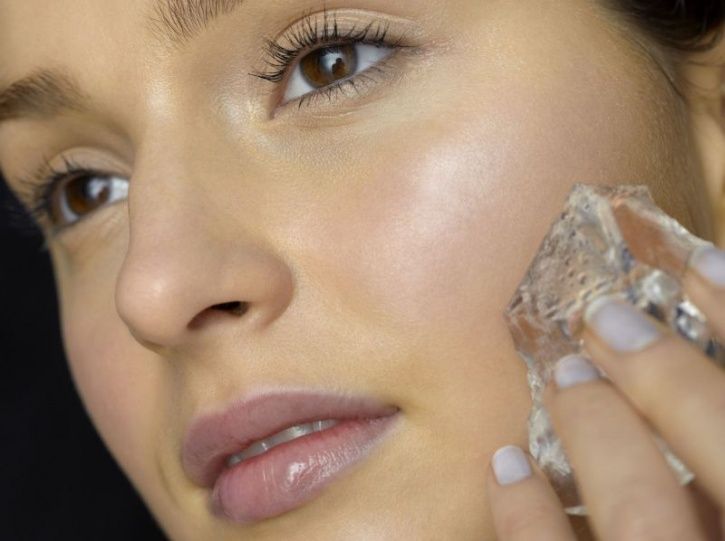 Here’s How An Ice Cube A Day Can Keep Your Skin Problems At Bay