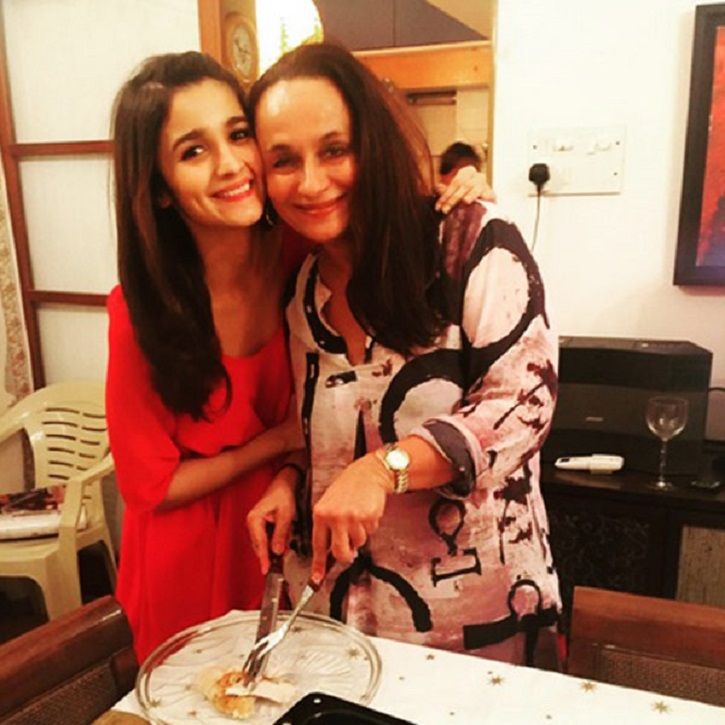 Alia Bhatt with mother Soni Razdan.