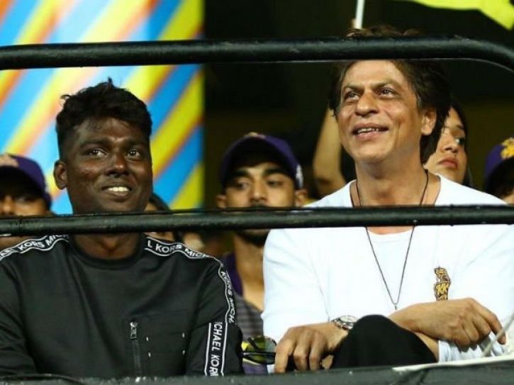 People Make Racists Comments As Director Atlee Kumar Hangs Out With Shah Rukh Khan, Fans Slam Trolls