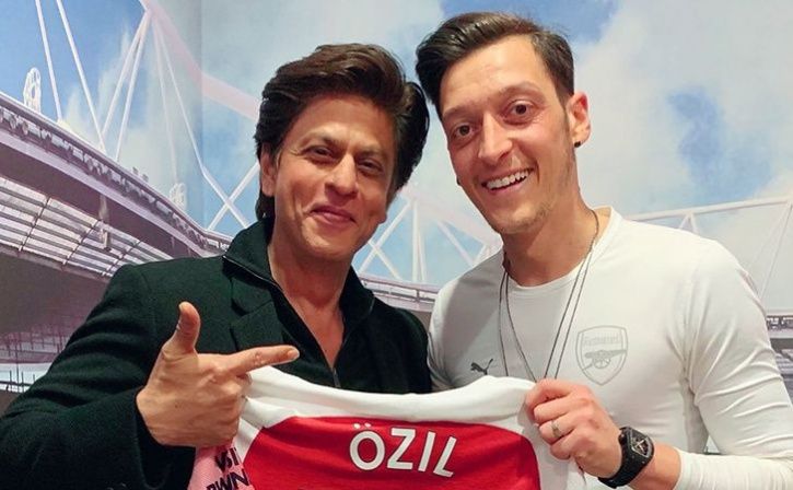 shah rukh khan spend evening with mesut ozil