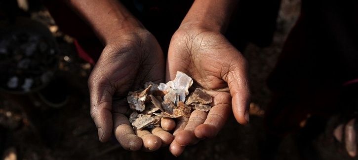 Exploitative Child Labour In India’s Mica Mines Is Behind The Shimmer In Your Makeup 