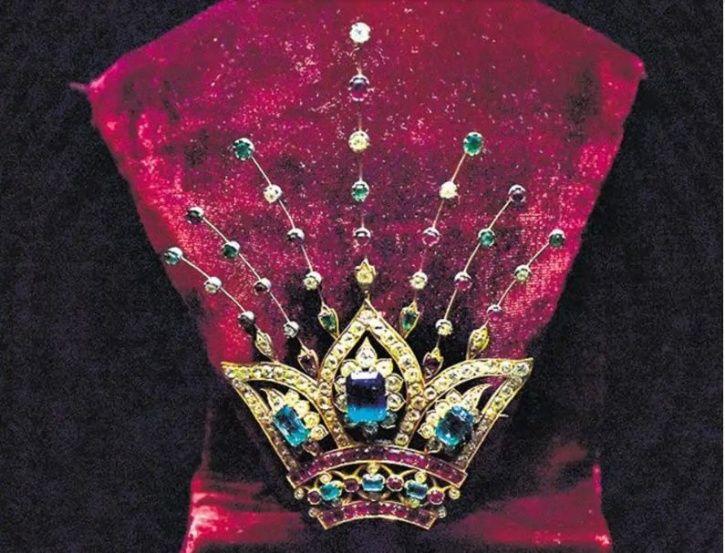 185 Carat Diamond Double The Size Of Kohinoor Along With 173 Precious Jewels On Display At Delhi S National Museum Kohinoor latin comes in 5 upright styles with their. 185 carat diamond double the size of