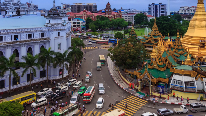 Myanmar, Yangon, ban on motorbikes, military general, traffic congestion, policemen