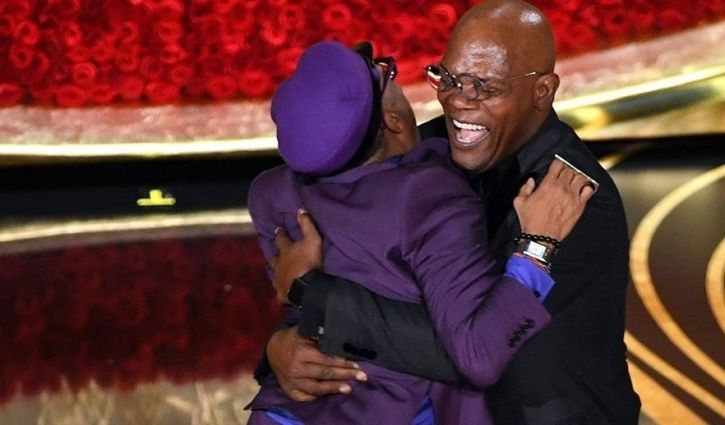 Spike Lee Jumps Into The Arms Of Samuel L Jackson To Hug Him & Celebrate His Historic Oscar Win