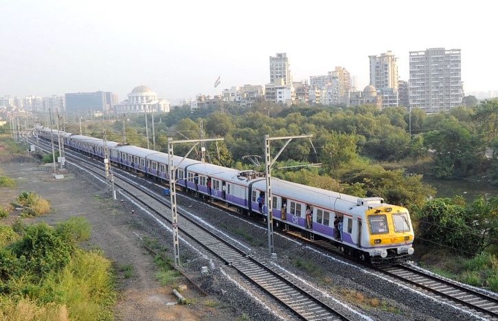 Mumbai deaths, jaywalking, trespassing, railway suburbs, Piyush Goyal, overcrowding
